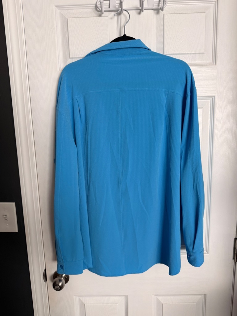 Alo Yoga Blue Button Down Oversized Long Sleeve Shirt Size Medium - Picture 4 of 4